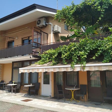 Accomodation Pertout نوفا جوريكا المظهر الخارجي الصورة