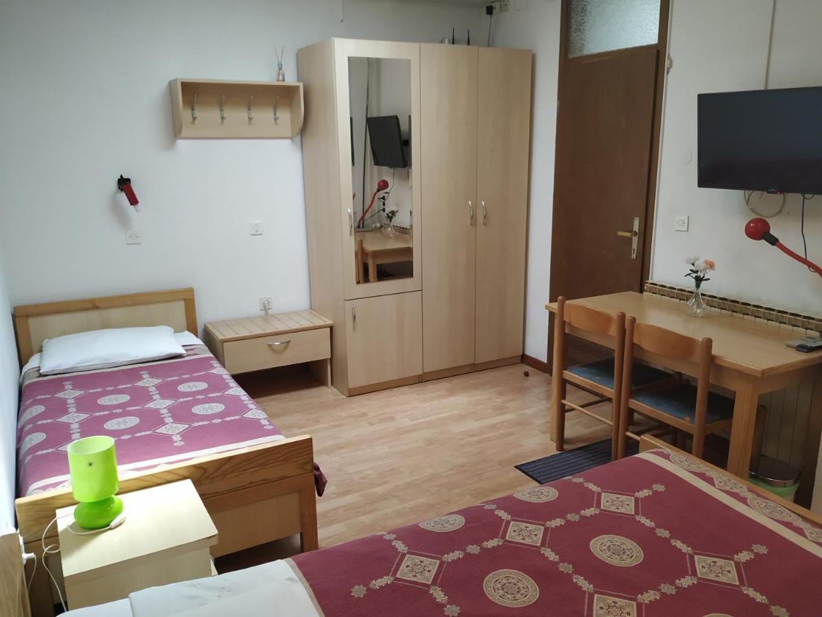 Accomodation Pertout نوفا جوريكا المظهر الخارجي الصورة