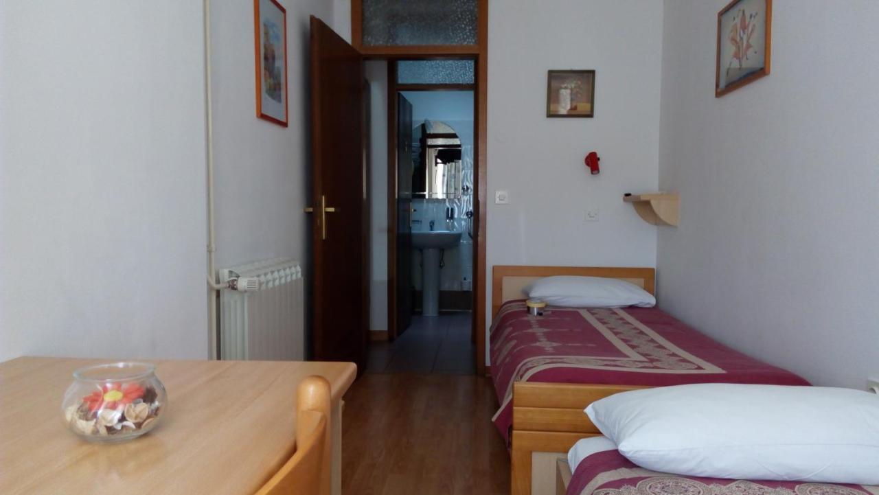 Accomodation Pertout نوفا جوريكا المظهر الخارجي الصورة